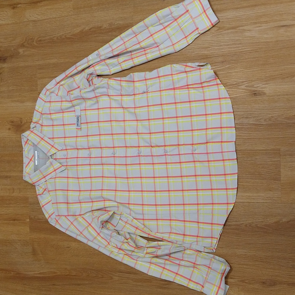 Columbia, grey yellow pink top, size XL, performance fishing gear, used, womens